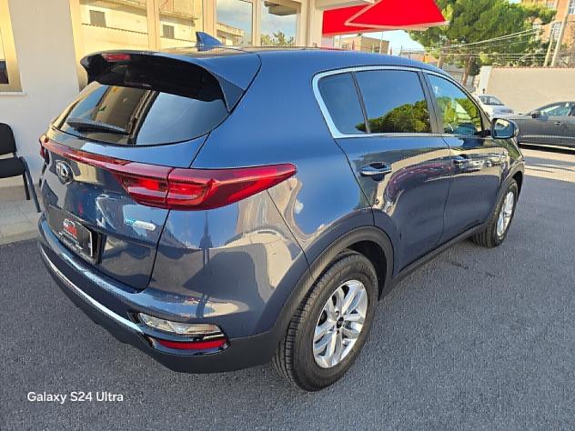 Kia Sportage 1.6 CRDI 136 CV 2WD HYBRID Urban - Foto 6