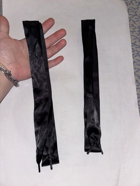 2 STRINGHE/LACCI SCARPE NUOVE DA DONNA/RAGAZZA NERO EFFETTO RASO SENZA DIFETTI - Foto 6