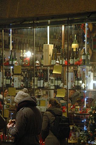 BAR TAVOLA FREDDA- DRINKS - APERITIVI - MUSICA SUI NAVIGLI