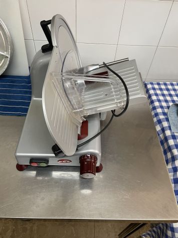 Storica pizzeria d’asporto con locale di proprietà - Foto 3