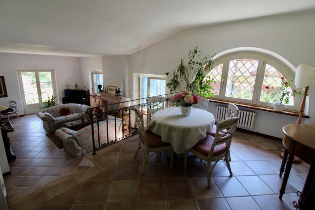 VILLA di 15 vani e di 300 mq (PIETRASANTA - Pietrasanta) rif. 046 - Foto 3