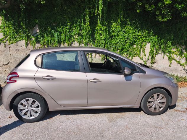 Vendo Peugeot 208 1.2 VTi benzina del 2012, con 104.233 km - Foto 4