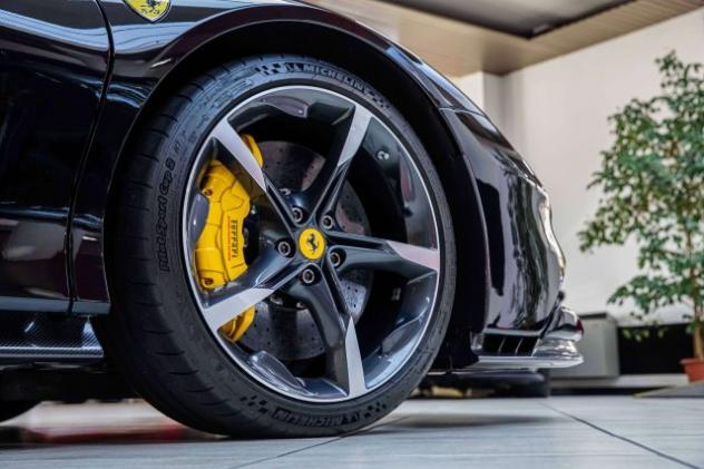 FERRARI SF90 Spider LIFT SYSTEM|CARBON+LEDS|FULL ADAS|20"|AFS| rif. 23965179 - Foto 8