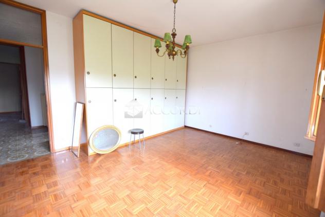 CASA INDIPENDENTE di 9 vani e di 298 mq (GIAVERA DEL MONTELLO) rif. PCS79A - Foto 6