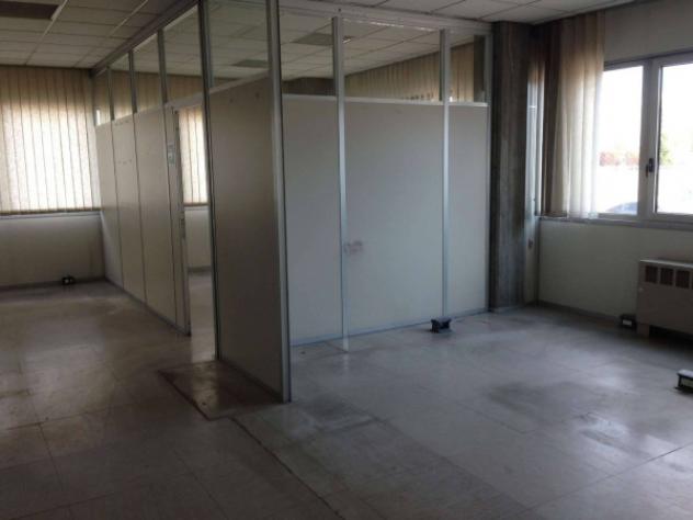 Immobile di 800 m² con più di 5 locali in affitto a Andezeno - Foto 7