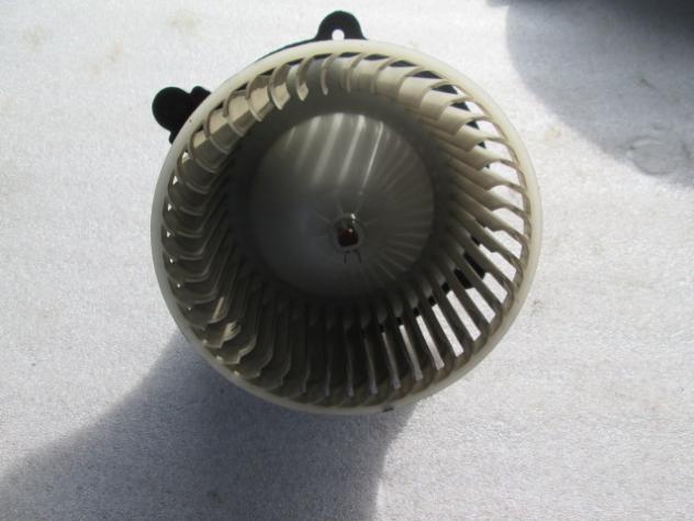 0K08A61B10 VENTOLA MOTORINO VENTILAZIONE ABITACOLO KIA CARNIVAL 2.9 D 106KW 5M 5P (2002) RICAMBIO USATO
