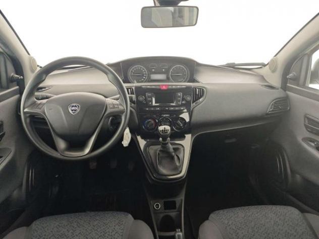 Lancia Ypsilon 1.0 firefly hybrid Silver s&s 70cv - Foto 2
