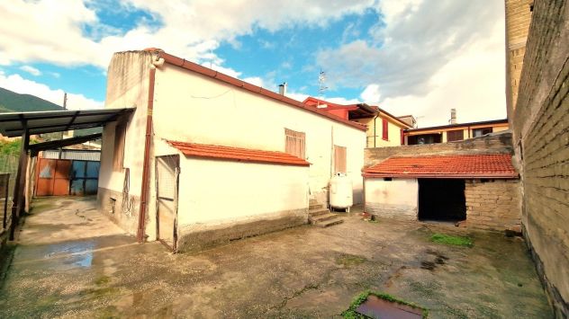 STABILE INDIPENDENTE CON CORTILE - VIA DELLE DALIE - FALCIANO DEL MASSICO V2853 - Foto 5