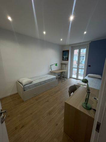Offro camera o posto letto in doppia - Foto 6