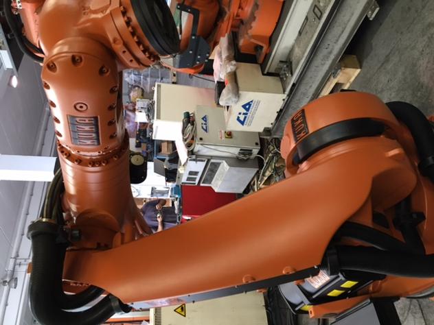 ROBOT INDUSTRIALE KUKA KR210 KRC2 Usato - Foto 2