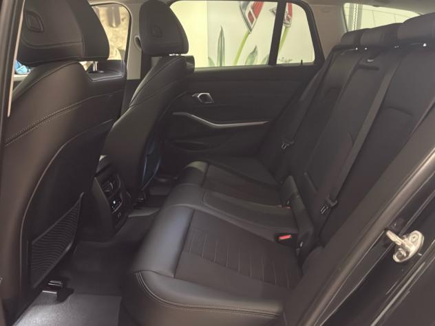 BMW Serie 3 318d Touring MHEV auto Navi Cruise Black Pack - Foto 8