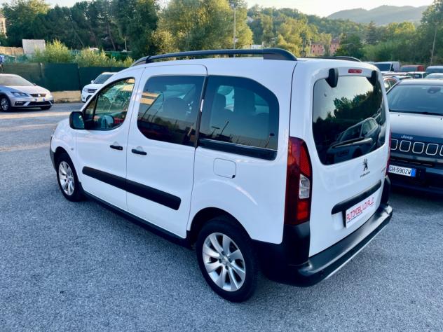 Peugeot Partner BlueHDi 100 Outdoor AUTOVETTURA - Foto 4