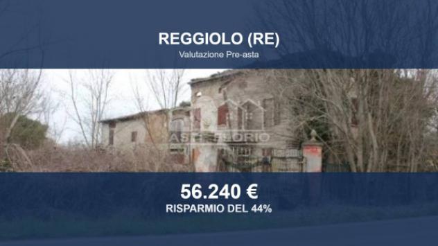 Immobile in asta di 750 m² con più di 5 locali e box auto in vendita a Reggiolo