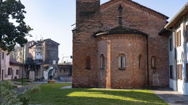800eu bilocale appena ristrutturato Milano sud