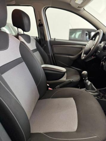 Dacia Duster 1.5 dCi 110CV 4x2 Prestige - 2015 - Foto 10