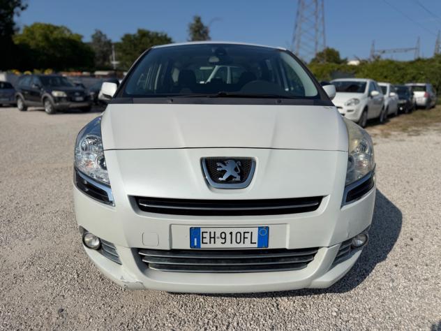 Peugeot 5008 1.6 e-HDi 112CV Stop&Start cambio robotizzato Tecno - Foto 3