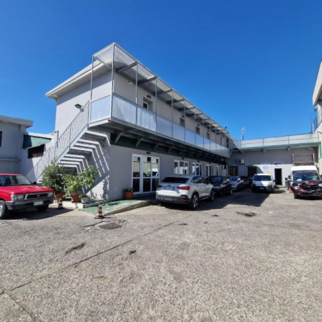 Immobile di 1870 m² con più di 5 locali in vendita a Rho - Foto 4