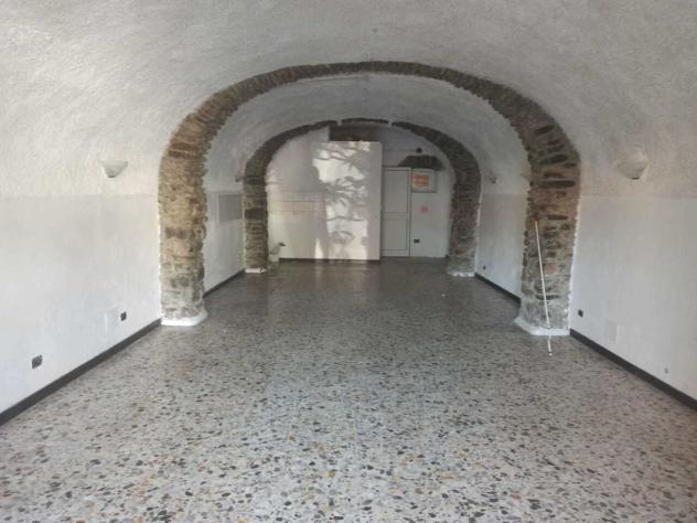 1 Vetrina in affitto a Varese Ligure