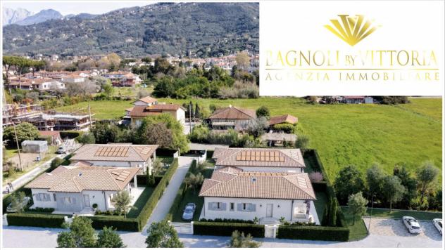 VILLA di 8 vani e di 134 mq (PIETRASANTA) rif. 022