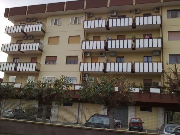 BIVANO ARREDATO RISTRUTTURATO POSTO AUTO CENTRALE