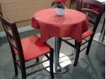 Set arredo ristorante cod 683: Tavolo base ghisa+ 2 sedie imb