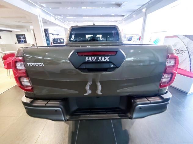 Toyota Hilux 2.8 D-4D A/T 4WD 48V 4 porte Double Cab Invincible - Foto 8