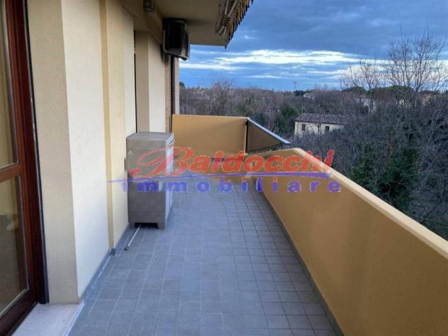 ZONA SEMICENTRALE - APPARTAMENTO TRILOCALE CON TERRAZZO E GARAGE