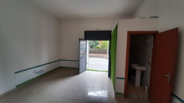 LOCALE COMMERCIALE DI 35 MQ O VARI USO VIA ARCORA CASALNUOVO NA. - Foto 3