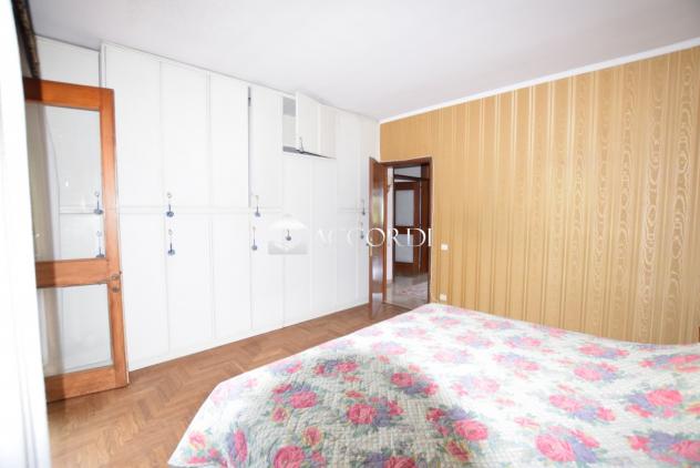 CASA INDIPENDENTE di 10 vani e di 300 mq (MONTEBELLUNA) rif. PE15 - Foto 12