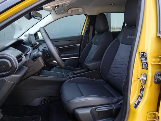 Jeep Avenger e-Hybrid 1.2 MHEV e-Hybrid Turbo Summit - Foto 10