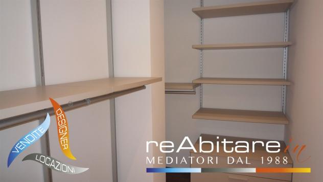 Elegante ed ampio TRILOCALE con arredi e finiture di pregio - Foto 13
