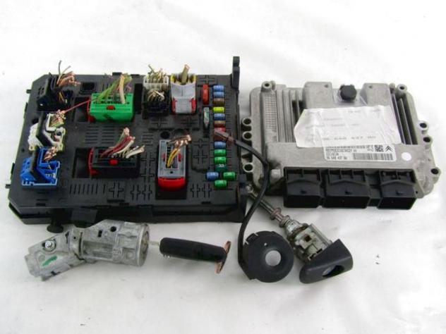 9664843780 KIT ACCENSIONE AVVIAMENTO CITROEN C4 1.6 D 66KW 5M 5P (2009) RICAMBIO USATO CON CENTRALINA MOTORE, BLOCCHETTI ACCENSIONE APERTURA CON CHIAV