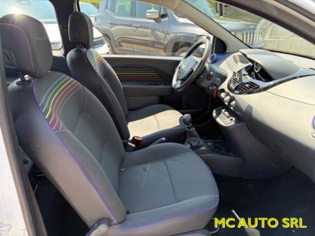 RENAULT Twingo 1.2 16V Live rif. 23983523 - Foto 9