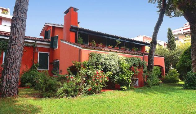 Villa in vendita a Avenza - Carrara 450 mq Rif: 1209327