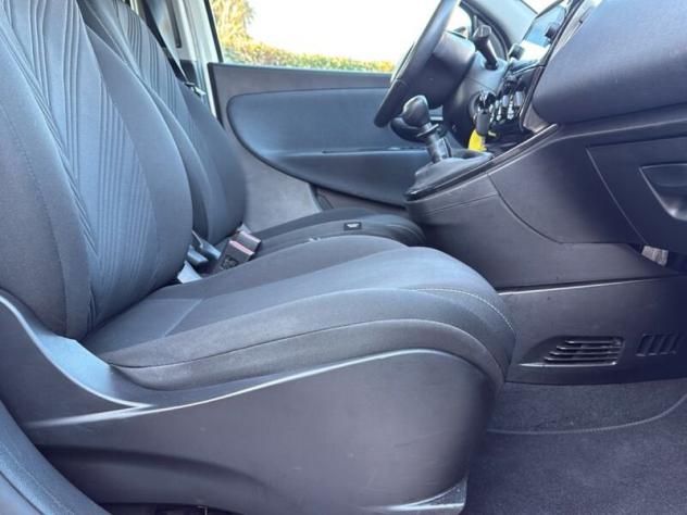 Lancia Ypsilon 1.0 FireFly 5 porte S&S Hybrid Gold - Foto 10