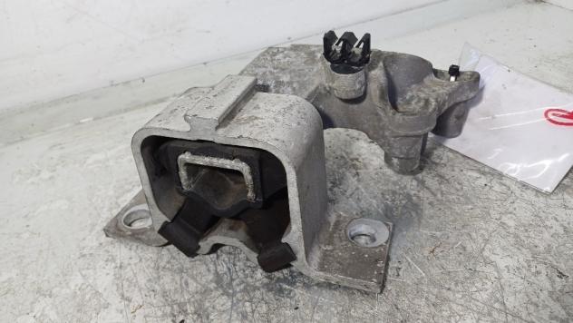 SUPPORTO MOTORE DACIA Duster Serie 112104991R H4M730 benzina 1598 (1724)