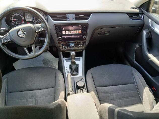 SKODA Octavia 3ª serie Octavia 1.6 TDI CR 115 CV DSG Wagon Executive - Foto 5