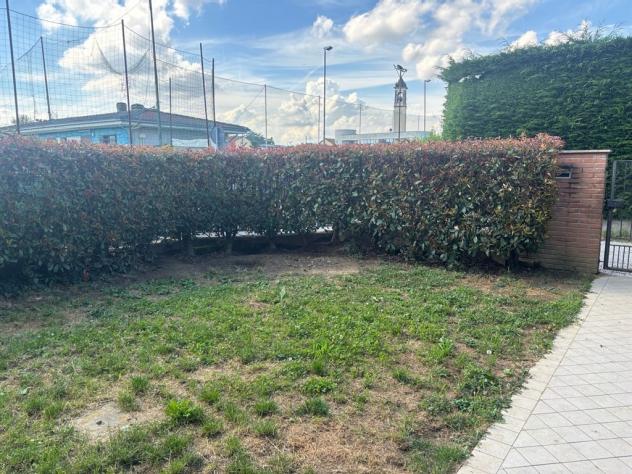 Villetta di testa con taverna, doppi servizi e doppio box - Foto 8