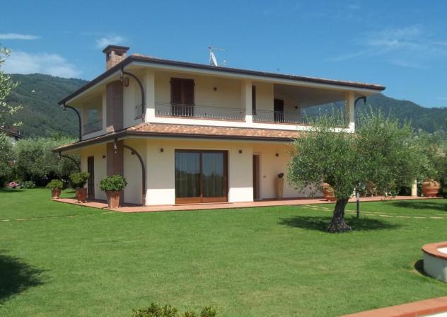 Villa in vendita a San Cristoforo - Massa 240 mq Rif: 904969