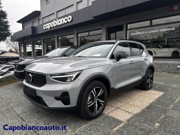 VOLVO XC40 B3 automatico Plus Dark KM0 rif. 23211339