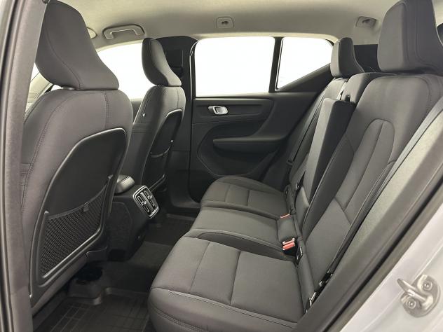 Volvo XC40 T2 automatico Momentum Pro - Foto 5