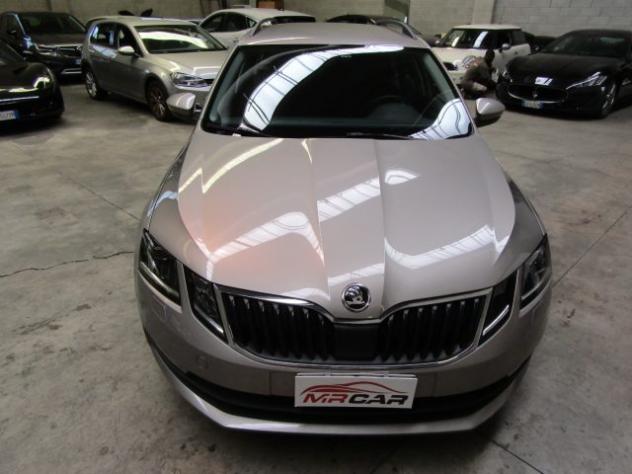SKODA Octavia Wagon 2.0 TDi SCR Executive 4x4 DSG * 208.000 KM * rif. 23913924 - Foto 2