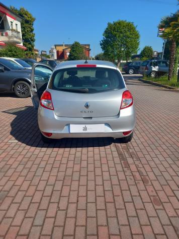 Renault Clio 1.2 16V 5 porte Confort - Foto 2