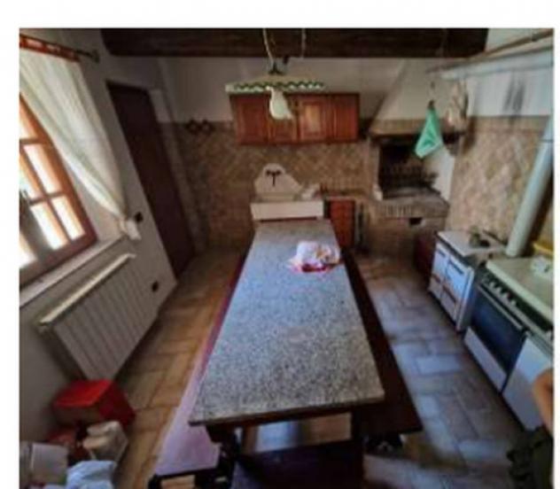 Immobile in asta di 309 m² con più di 5 locali e box auto in vendita a Gualdo Tadino - Foto 10