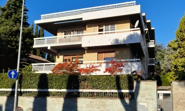 Villalba splendido appartamento su prestigioso villino con giardino