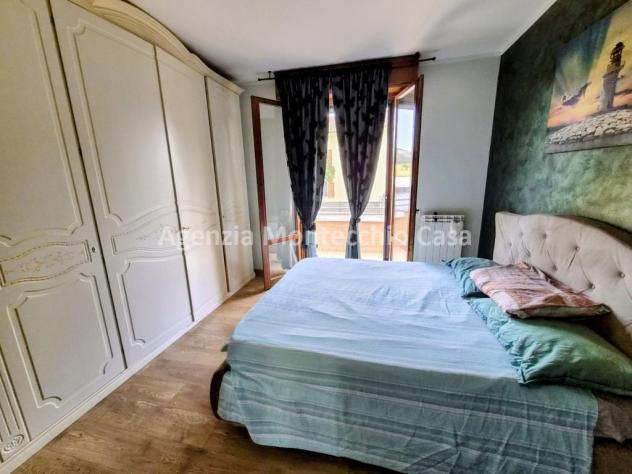 CASA CON GIARDINO NEL CUORE DEL PAESE – COMFORT, SPAZI E TUTTI I SERVIZI A PORTATA DI MANO - Foto 7