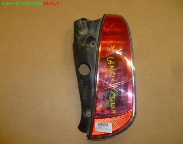 FANALE POST.D. LANCIA YPSILON (843-TE/TI)  Parti elettriche  Fanaleria  Fanali  Fanale est. post. d LANCIA - YPSILON - 01-07-2003 - 01-12-2011