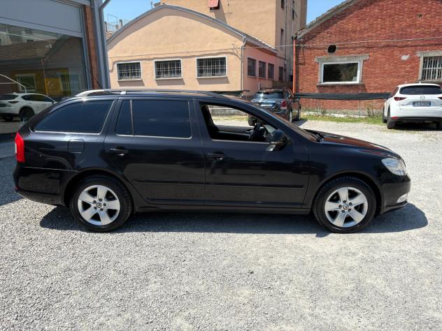 Skoda Octavia 1.6 TDI - 105CV - 4x4 - Foto 4