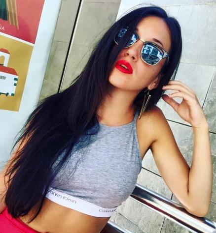 Marisasweet: alta 165cm, 55kg, cerco uomo vicino Tel: