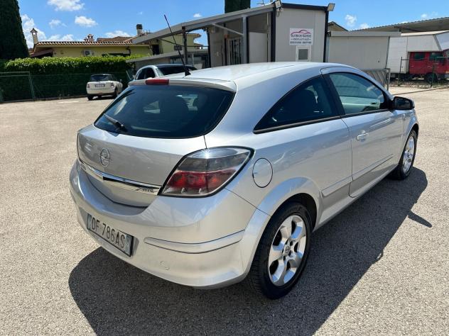 Opel Astra GTC 1.3 Diesel - Foto 4